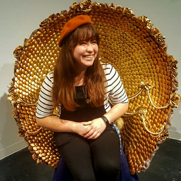 Meet your Posher, Miriam - Picture 1 of 1